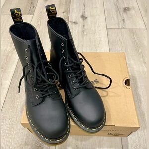 Dr. Martens Men's 1460 Softy T 8 Eye Boot Combat
